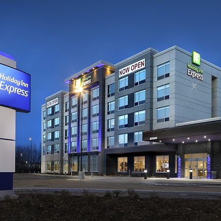 Holiday Inn Express - Red Deer North By Ihg Bagian luar foto