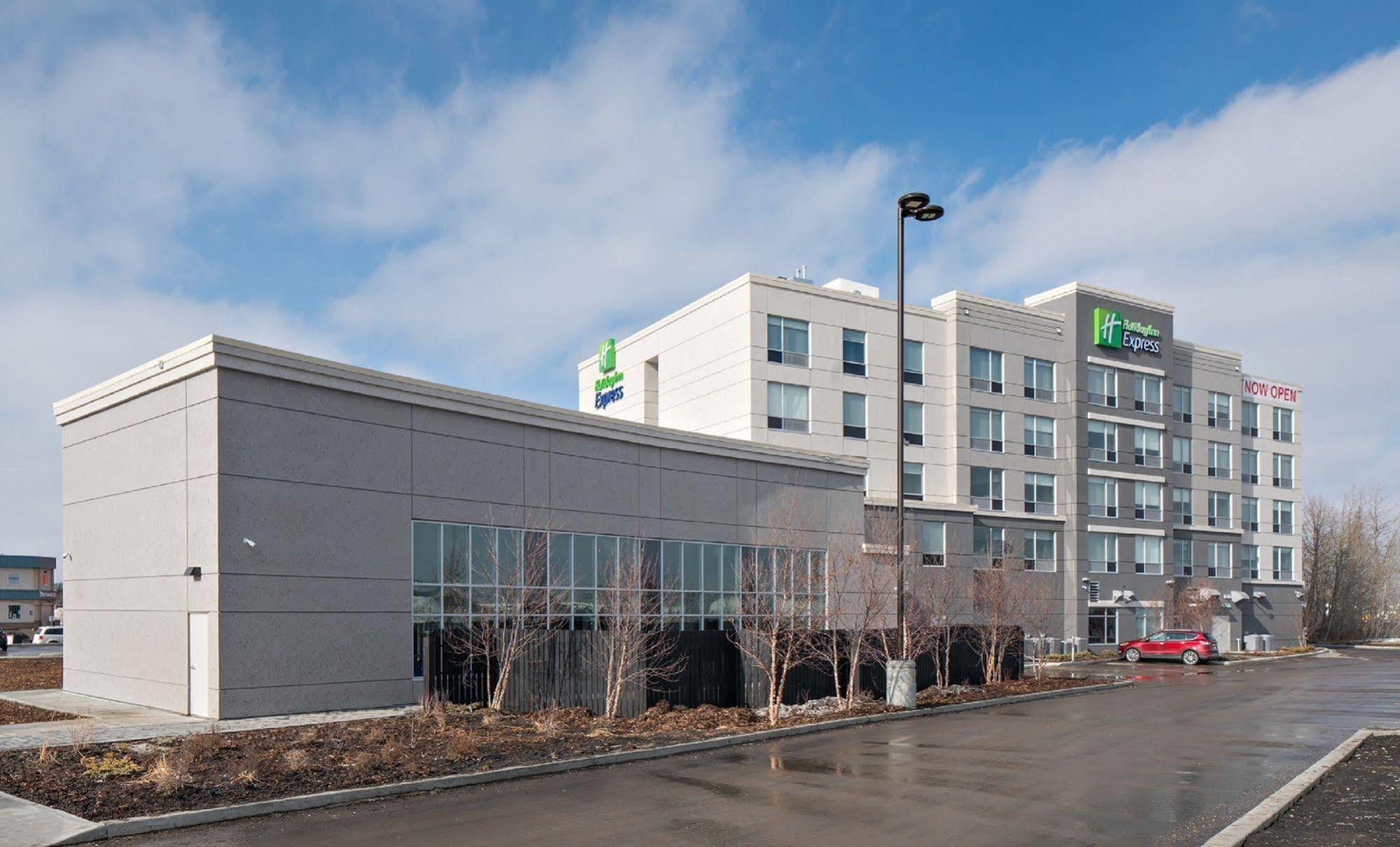 Holiday Inn Express - Red Deer North By Ihg Bagian luar foto
